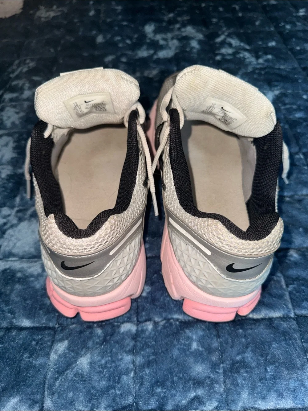 Nike Women's Silver and Pink Mesh Sneakers